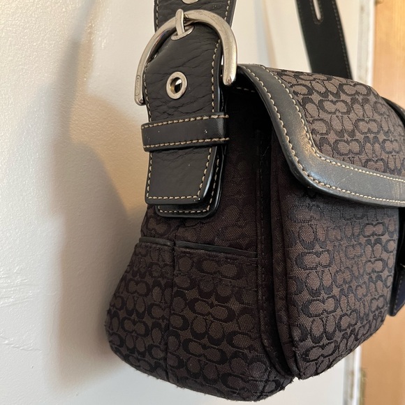 Coach Vtg Soho Flap Y2K Signature C Canvas Shoulder Bag Buckle - Picture 5 of 17